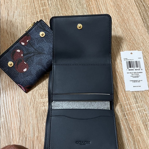 Coach Card Holder Wallet In Signature Canvas With Cherry Print CZ448 Navy blue - Picture 4 of 5